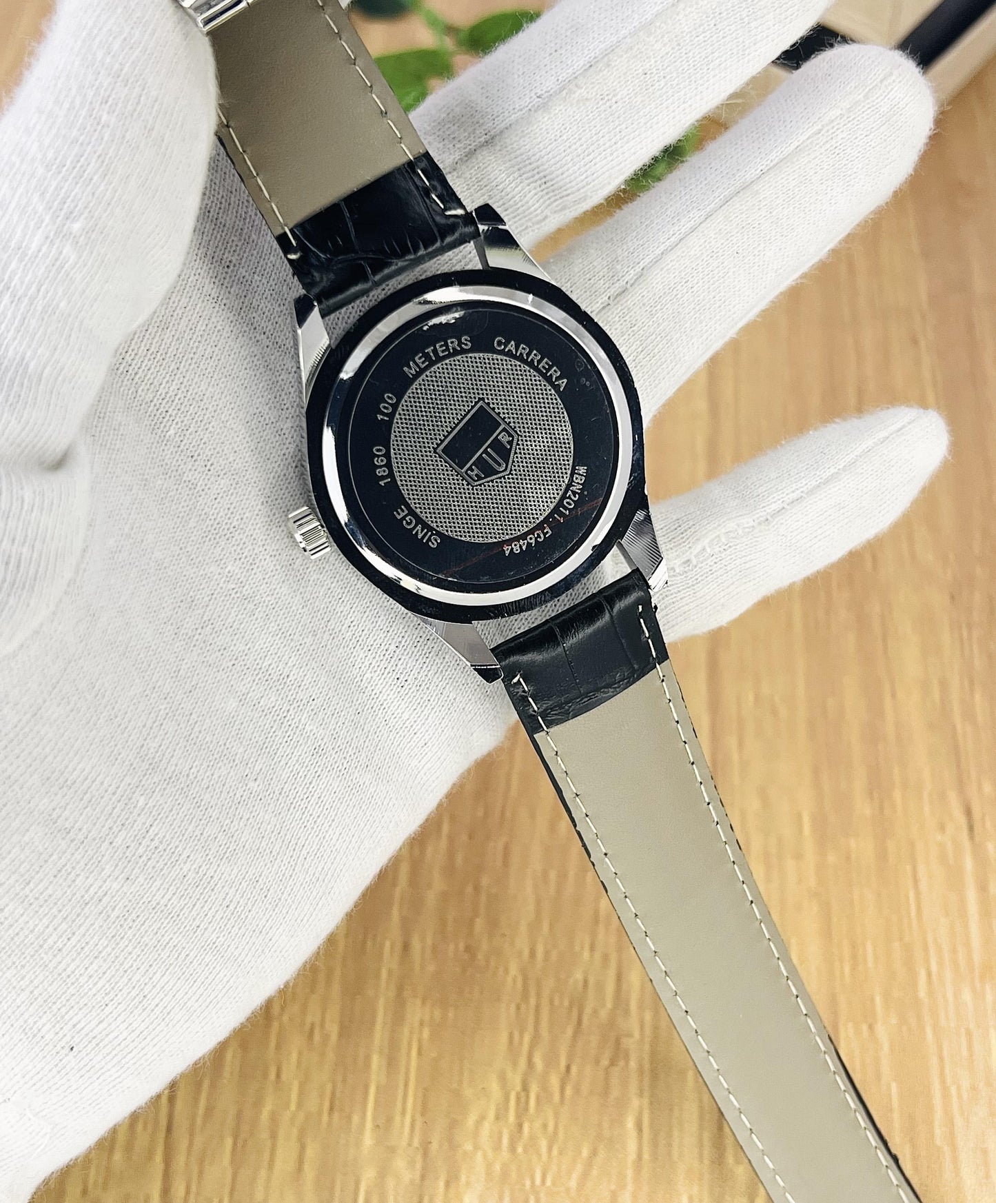 TAGHEUER MEN WATCH WITH LEATHER STRAPS